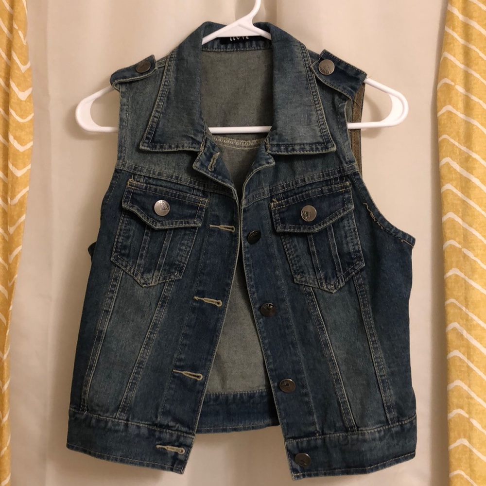 Jean Vest